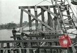 Image railroad bridge Wesel Allemagne, 1945, de la seconde 50 séquences d'archives historiques vidéo 65675065307