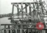 Image railroad bridge Wesel Allemagne, 1945, de la seconde 54 séquences d'archives historiques vidéo 65675065307