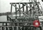 Image railroad bridge Wesel Allemagne, 1945, de la seconde 58 séquences d'archives historiques vidéo 65675065307