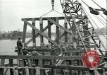 Image railroad bridge Wesel Allemagne, 1945, de la seconde 60 séquences d'archives historiques vidéo 65675065307