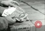 Image Gold et oeuvres d'art volées dans des mines de sel Merkers Allemagne, 1945, de la seconde 31 séquences d'archives historiques vidéo 65675065309