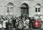 Image Les troupes allemandes se sont félicités de l'ancien français domaines de Pologne Pologne, 1939, de la seconde 50 séquences d'archives historiques vidéo 65675065314