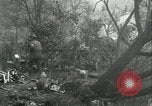 Image des troupes américaines célébrer Première Guerre Mondiale Armistice se terminant France, 1918, de la seconde 3 séquences d'archives historiques vidéo 65675065318