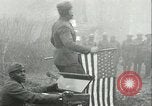 Image des troupes américaines célébrer Première Guerre Mondiale Armistice se terminant France, 1918, de la seconde 15 séquences d'archives historiques vidéo 65675065318