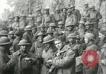 Image des troupes américaines célébrer Première Guerre Mondiale Armistice se terminant France, 1918, de la seconde 52 séquences d'archives historiques vidéo 65675065318