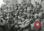 Image des troupes américaines célébrer Première Guerre Mondiale Armistice se terminant France, 1918, de la seconde 55 séquences d'archives historiques vidéo 65675065318