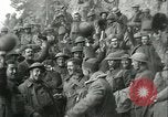 Image des troupes américaines célébrer Première Guerre Mondiale Armistice se terminant France, 1918, de la seconde 56 séquences d'archives historiques vidéo 65675065318