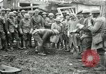 Immagine di La sepoltura di ultimo guscio tedesco Francia, 1918, secondo 6 filmato di repertorio 65675065320