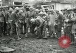 Immagine di La sepoltura di ultimo guscio tedesco Francia, 1918, secondo 16 filmato di repertorio 65675065320