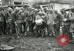 Immagine di La sepoltura di ultimo guscio tedesco Francia, 1918, secondo 17 filmato di repertorio 65675065320