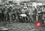 Immagine di La sepoltura di ultimo guscio tedesco Francia, 1918, secondo 18 filmato di repertorio 65675065320