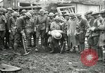Immagine di La sepoltura di ultimo guscio tedesco Francia, 1918, secondo 21 filmato di repertorio 65675065320
