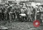 Immagine di La sepoltura di ultimo guscio tedesco Francia, 1918, secondo 22 filmato di repertorio 65675065320