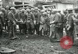 Immagine di La sepoltura di ultimo guscio tedesco Francia, 1918, secondo 32 filmato di repertorio 65675065320