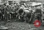 Immagine di La sepoltura di ultimo guscio tedesco Francia, 1918, secondo 42 filmato di repertorio 65675065320