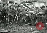 Immagine di La sepoltura di ultimo guscio tedesco Francia, 1918, secondo 51 filmato di repertorio 65675065320