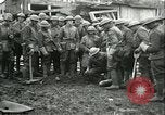 Immagine di La sepoltura di ultimo guscio tedesco Francia, 1918, secondo 54 filmato di repertorio 65675065320