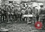 Immagine di La sepoltura di ultimo guscio tedesco Francia, 1918, secondo 56 filmato di repertorio 65675065320