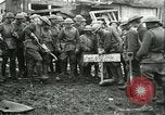 Immagine di La sepoltura di ultimo guscio tedesco Francia, 1918, secondo 61 filmato di repertorio 65675065320