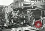 Immagine di Le truppe degli Stati Uniti celebra armistizio nel 1918 Remoiville Francia, 1918, secondo 4 filmato di repertorio 65675065321