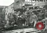 Immagine di Le truppe degli Stati Uniti celebra armistizio nel 1918 Remoiville Francia, 1918, secondo 14 filmato di repertorio 65675065321