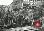 Immagine di Le truppe degli Stati Uniti celebra armistizio nel 1918 Remoiville Francia, 1918, secondo 17 filmato di repertorio 65675065321