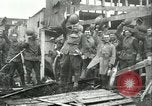 Immagine di Le truppe degli Stati Uniti celebra armistizio nel 1918 Remoiville Francia, 1918, secondo 18 filmato di repertorio 65675065321