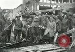 Immagine di Le truppe degli Stati Uniti celebra armistizio nel 1918 Remoiville Francia, 1918, secondo 20 filmato di repertorio 65675065321