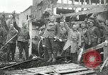 Immagine di Le truppe degli Stati Uniti celebra armistizio nel 1918 Remoiville Francia, 1918, secondo 22 filmato di repertorio 65675065321