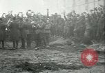 Immagine di Le truppe degli Stati Uniti celebra armistizio nel 1918 Remoiville Francia, 1918, secondo 44 filmato di repertorio 65675065321
