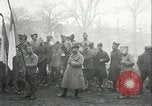 Immagine di Le truppe degli Stati Uniti celebra armistizio nel 1918 Remoiville Francia, 1918, secondo 57 filmato di repertorio 65675065321