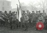 Immagine di Le truppe degli Stati Uniti celebra armistizio nel 1918 Remoiville Francia, 1918, secondo 62 filmato di repertorio 65675065321