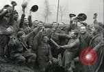 Standbild 105 Field Artillery Etraye Frankreich, 1918, aus Sekunde 27 historischem Filmmaterial Videoclip 65675065326