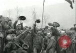 Standbild 105 Field Artillery Etraye Frankreich, 1918, aus Sekunde 31 historischem Filmmaterial Videoclip 65675065326
