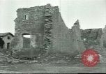 Standbild Stadt Ruinen Seicheprey Frankreich, 1918, aus Sekunde 61 historischem Filmmaterial Videoclip 65675065331