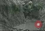 Standbild US Army Brände Französisch 75mm Field Gun Ersten Weltkrieg Beaumont Frankreich, 1918, aus Sekunde 3 historischem Filmmaterial Videoclip 65675065334