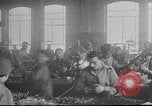 Image la fabrication d'armes United States USA, 1918, de la seconde 1 séquences d'archives historiques vidéo 65675065346