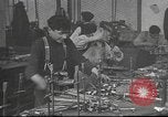 Image la fabrication d'armes United States USA, 1918, de la seconde 8 séquences d'archives historiques vidéo 65675065346