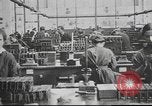 Image la fabrication d'armes United States USA, 1918, de la seconde 16 séquences d'archives historiques vidéo 65675065346