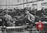 Image la fabrication d'armes United States USA, 1918, de la seconde 19 séquences d'archives historiques vidéo 65675065346