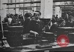 Image la fabrication d'armes United States USA, 1918, de la seconde 26 séquences d'archives historiques vidéo 65675065346