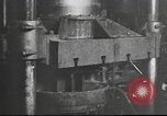 Standbild arme Herstellwerk United States USA, 1918, aus Sekunde 10 historischem Filmmaterial Videoclip 65675065347