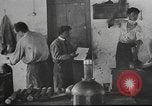 Standbild arme Herstellwerk United States USA, 1918, aus Sekunde 39 historischem Filmmaterial Videoclip 65675065347