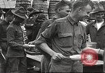 Image ELE GA soldats en ligne mess United States USA, 1917, de la seconde 1 séquences d'archives historiques vidéo 65675065358
