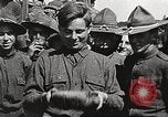 Image ELE GA soldats en ligne mess United States USA, 1917, de la seconde 11 séquences d'archives historiques vidéo 65675065358