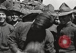 Image ELE GA soldats en ligne mess United States USA, 1917, de la seconde 16 séquences d'archives historiques vidéo 65675065358