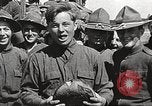 Image ELE GA soldats en ligne mess United States USA, 1917, de la seconde 17 séquences d'archives historiques vidéo 65675065358