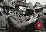 Image ELE GA soldats en ligne mess United States USA, 1917, de la seconde 18 séquences d'archives historiques vidéo 65675065358