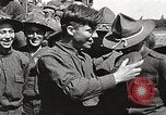 Image ELE GA soldats en ligne mess United States USA, 1917, de la seconde 19 séquences d'archives historiques vidéo 65675065358