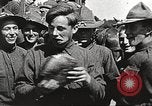 Image ELE GA soldats en ligne mess United States USA, 1917, de la seconde 21 séquences d'archives historiques vidéo 65675065358